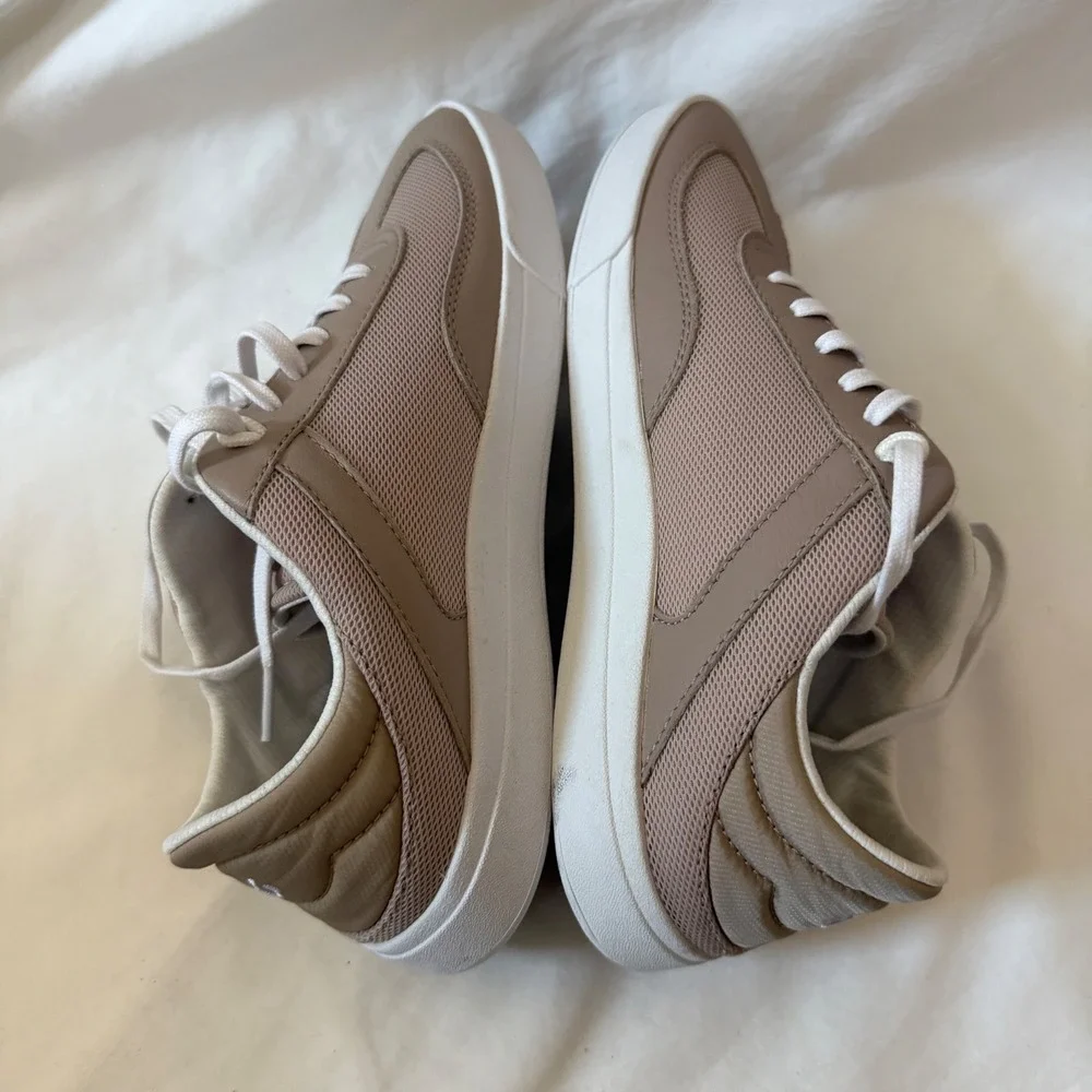 OluKai Ha'upu Hulu Tan Leather Mesh Sneakers Womens 9 20525-5BKT